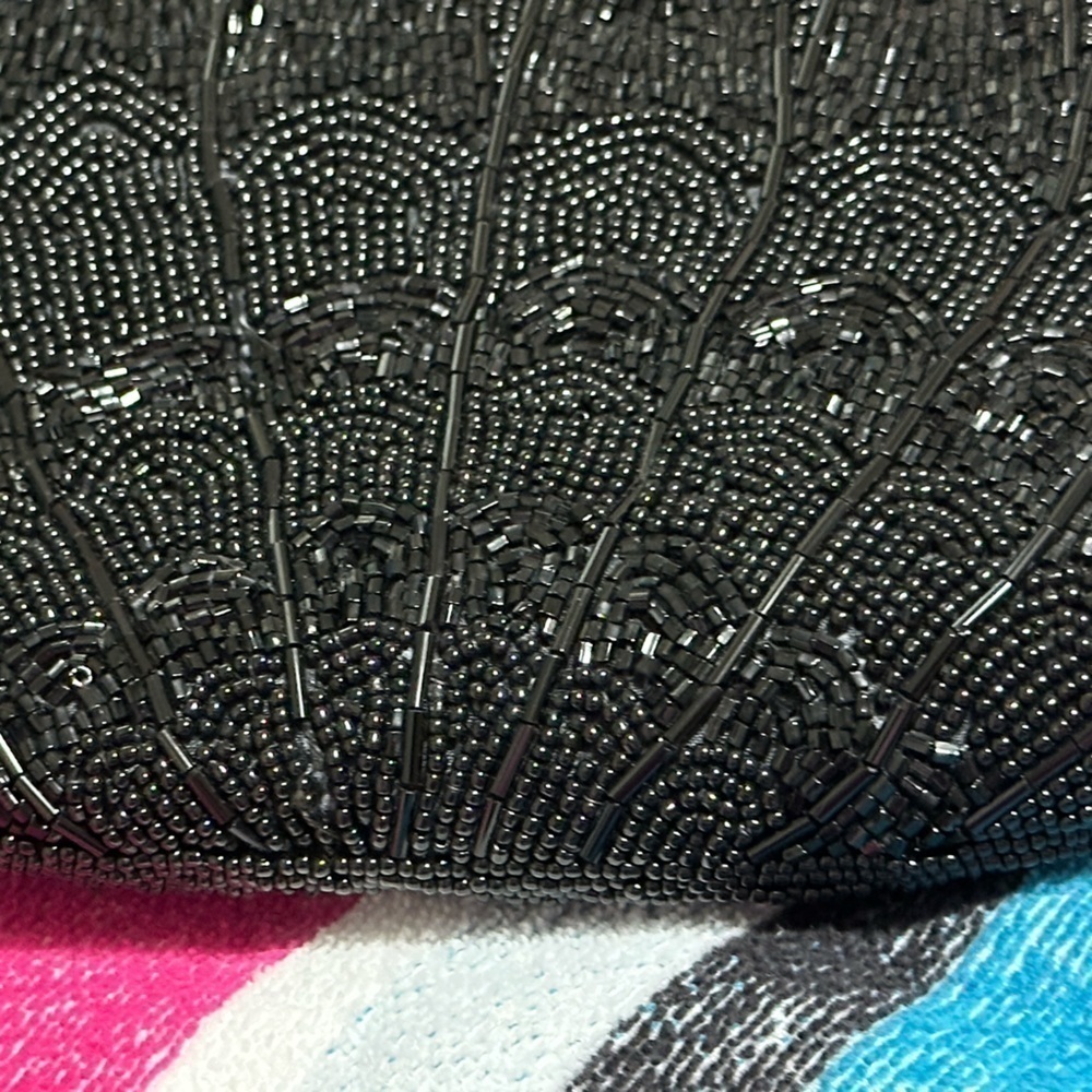Perfect for prom! Beaded black purse from Hong Kong, zip top with strap - Picture 2 of 9